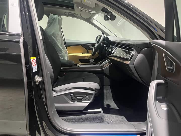 Фото 9 - Audi Q7