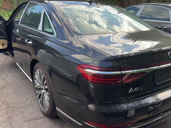 Фото 4 - Audi A8