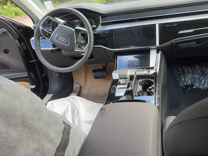 Фото 6 - Audi A8