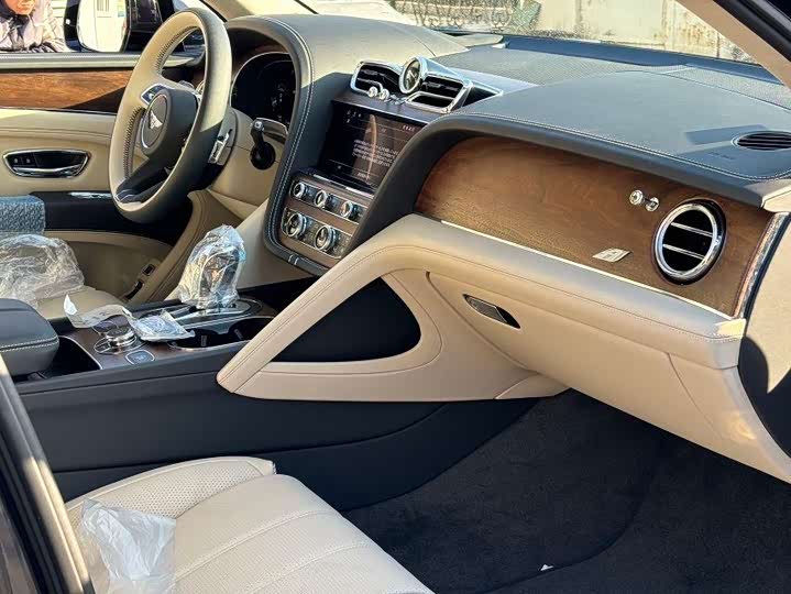 Фото 4 - Bentley Bentayga