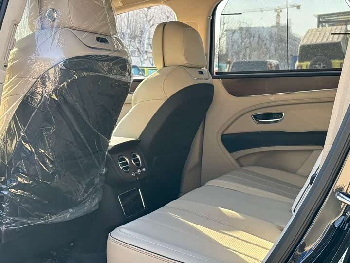 Фото 5 - Bentley Bentayga