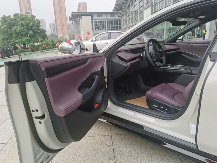 Фото 10 - Xiaomi SU7