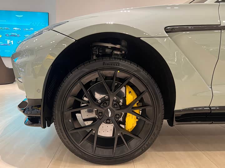 Фото 3 - Aston Martin DBX