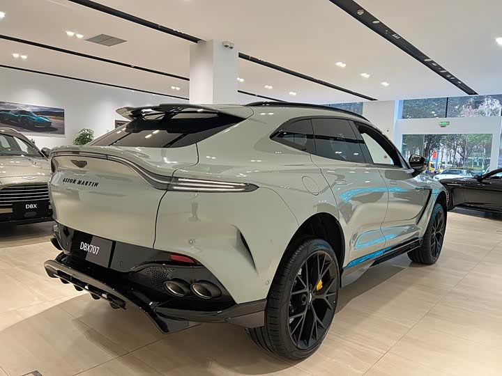 Фото 4 - Aston Martin DBX