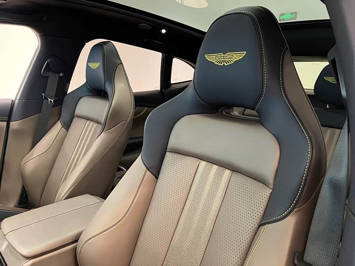 Фото 7 - Aston Martin DBX