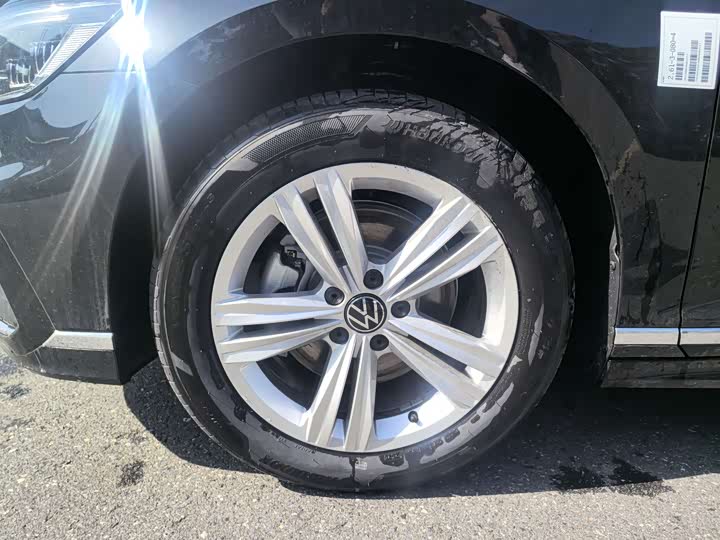 Фото 8 - Volkswagen Magotan