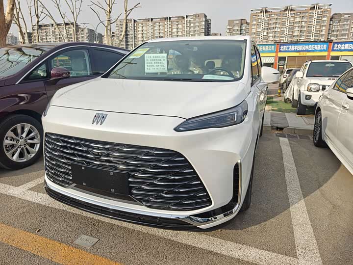 Фото 1 - Buick GL8 ES