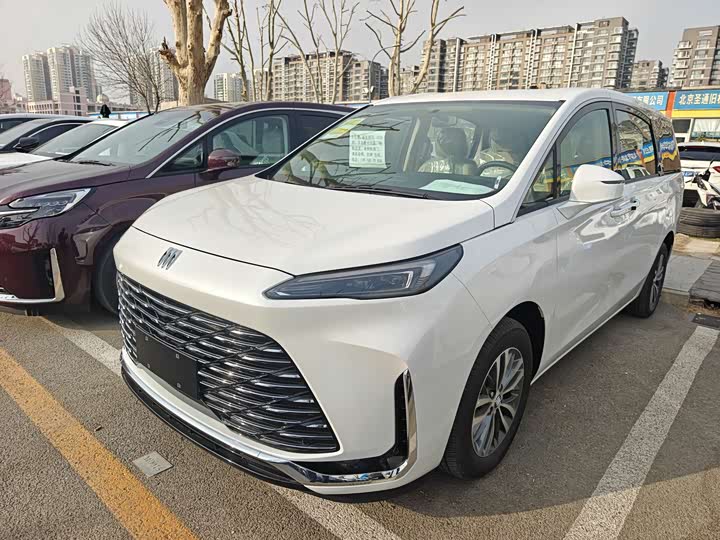 Фото 2 - Buick GL8 ES