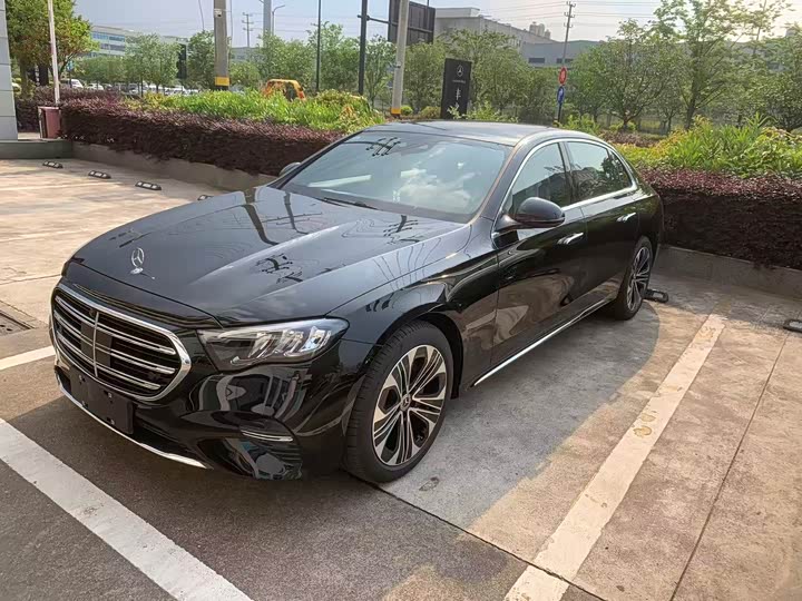 Photo 1 - Mercedes-Benz E-Class