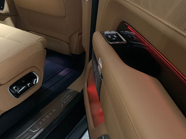 Фото 3 - Zeekr 9X