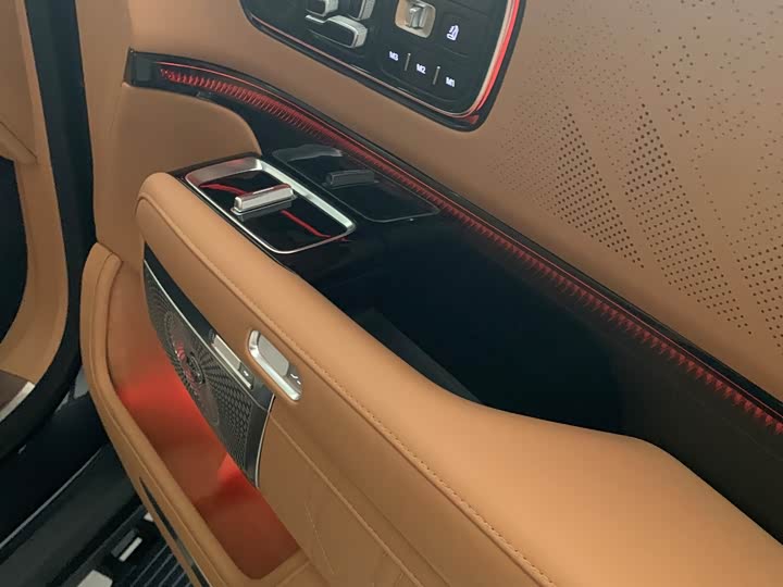 Фото 4 - Zeekr 9X