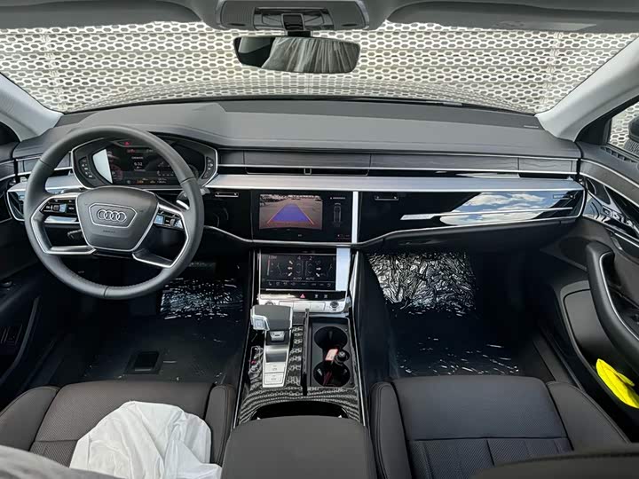 Фото 11 - Audi A8