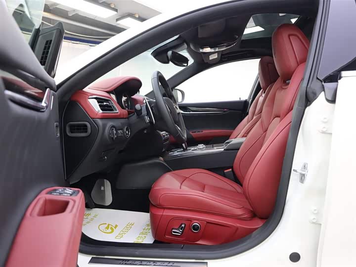 Фото 7 - Maserati Ghibli