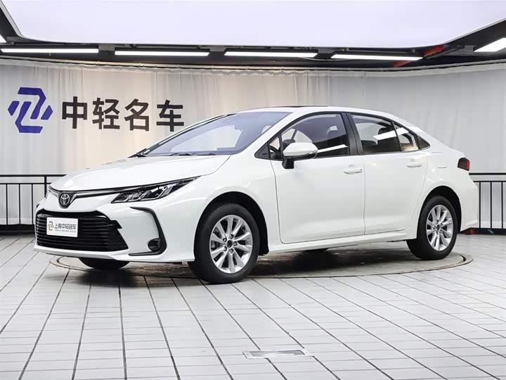 Фото 1 - Toyota Corolla