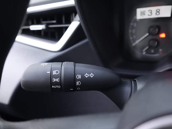 Фото 20 - Toyota Corolla