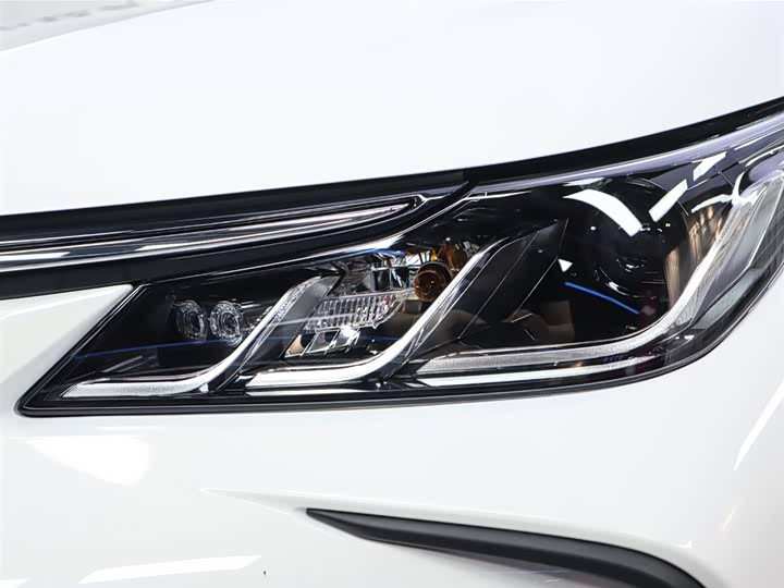 Фото 22 - Toyota Corolla