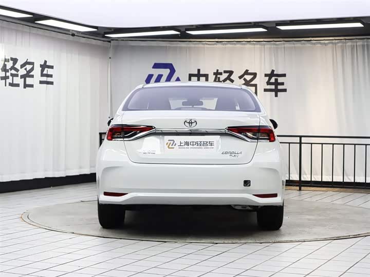 Фото 25 - Toyota Corolla