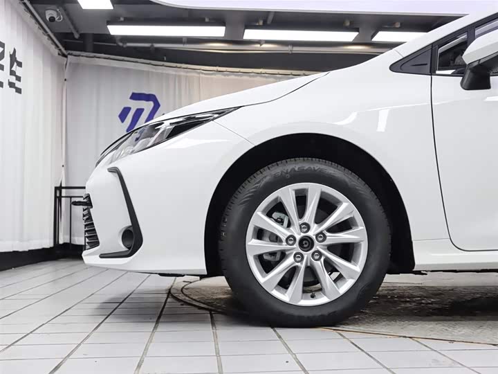 Фото 28 - Toyota Corolla