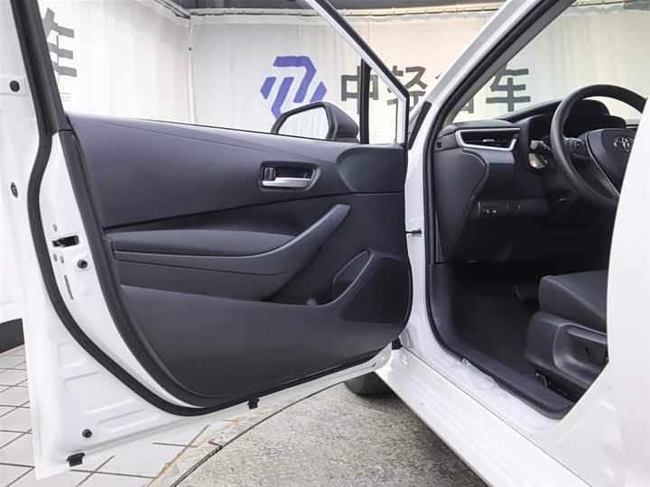 Фото 5 - Toyota Corolla