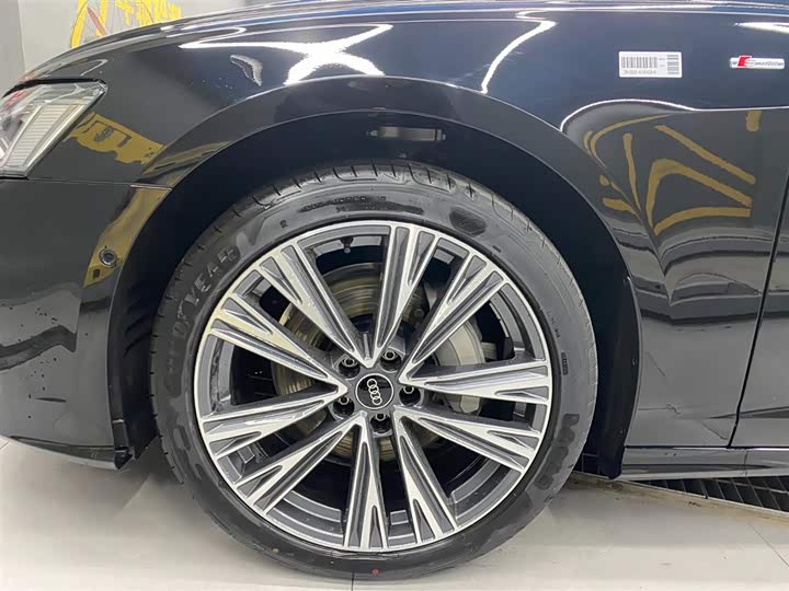 Фото 7 - Audi A6L