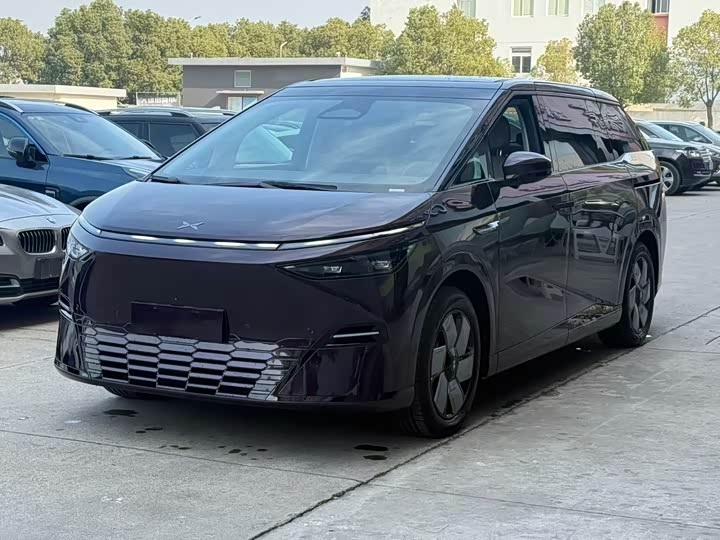 Фото 1 - XPeng X9