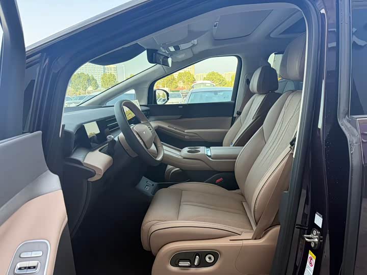 Фото 4 - XPeng X9