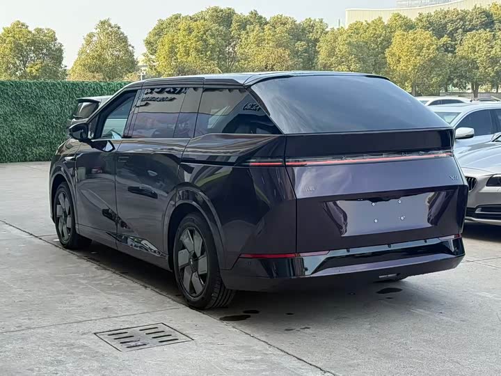 Фото 9 - XPeng X9