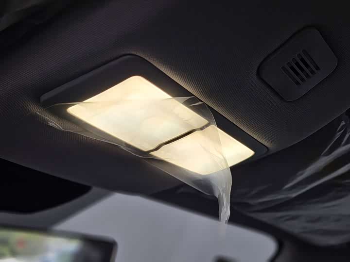 Фото 6 - Roewe i5