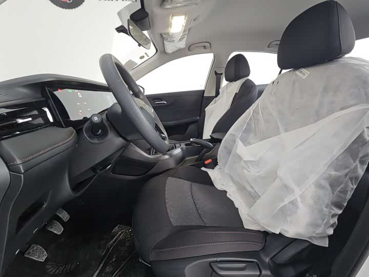 Фото 7 - Roewe i5