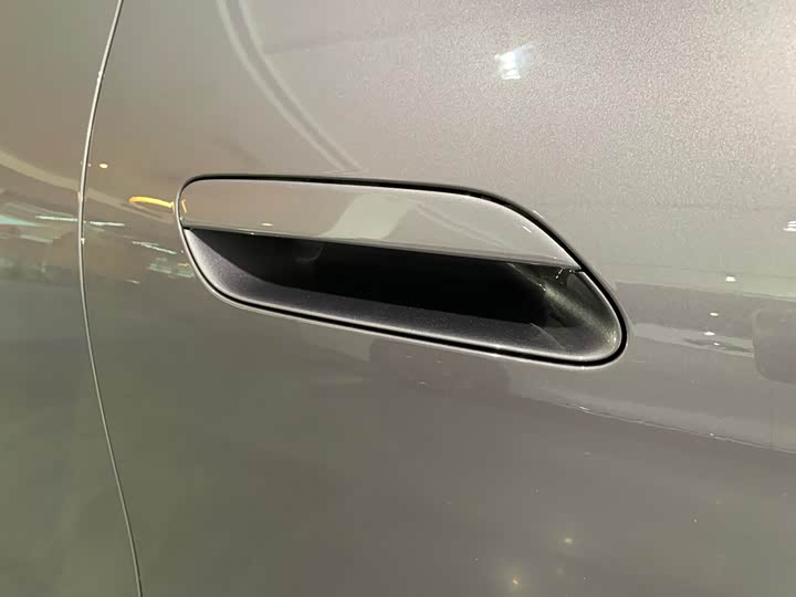 Фото 10 - Xiaomi SU7