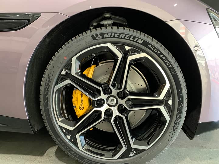 Фото 4 - Xiaomi SU7