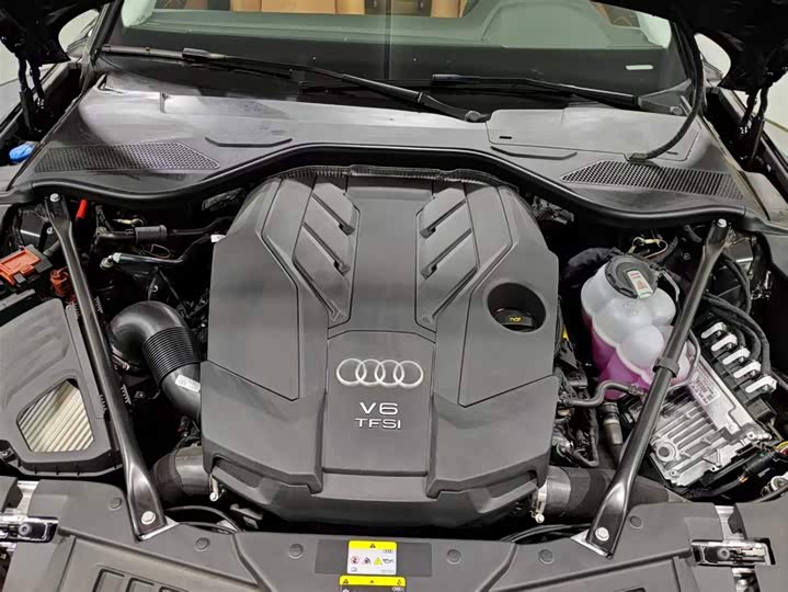 Фото 16 - Audi A8