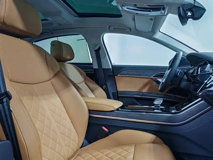 Фото 8 - Audi A8