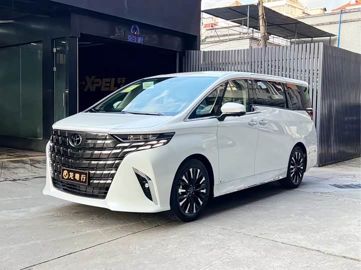 Photo 2 - Toyota Alphard