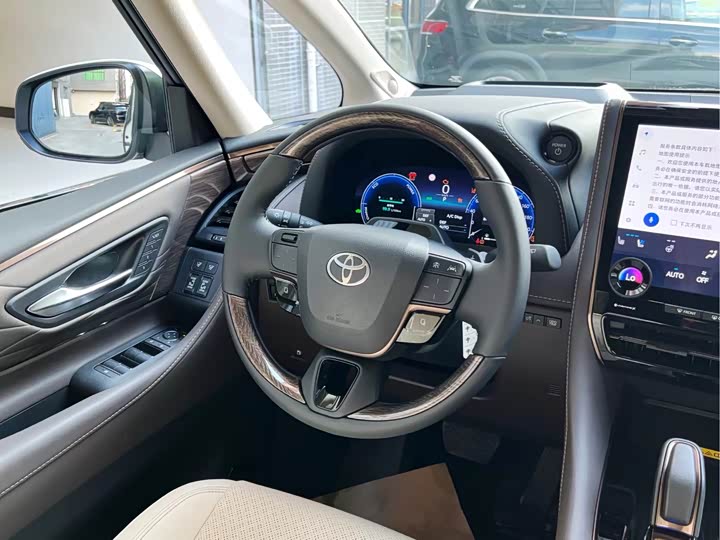 Photo 6 - Toyota Alphard