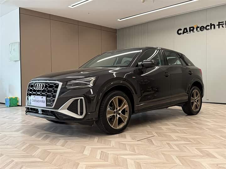 Фото 1 - Audi Q2L