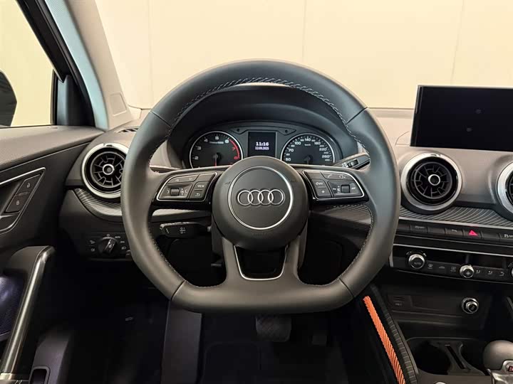Фото 13 - Audi Q2L