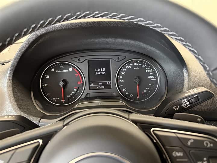 Фото 14 - Audi Q2L