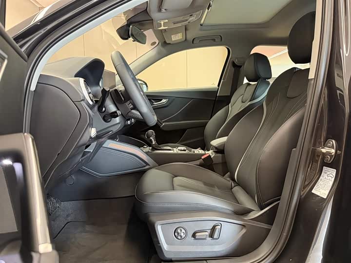 Фото 16 - Audi Q2L