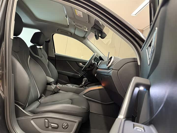 Фото 17 - Audi Q2L