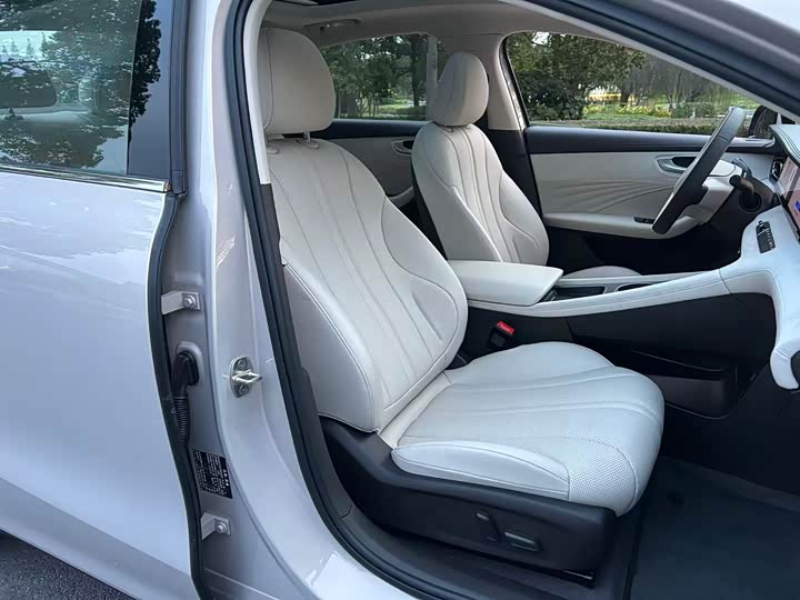 Фото 10 - Roewe D7