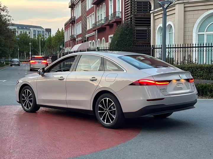 Фото 4 - Roewe D7