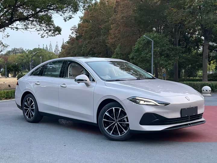 Фото 8 - Roewe D7