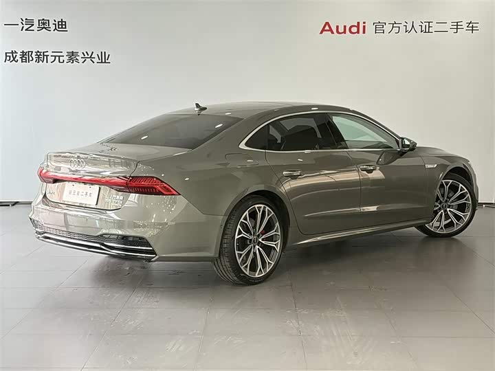 Фото 4 - Audi A7L