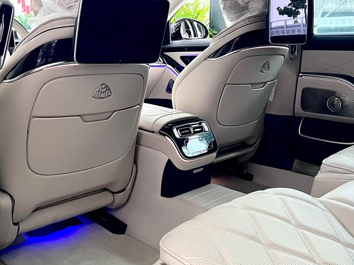 Фото 10 - Mercedes-Benz Maybach S-Class