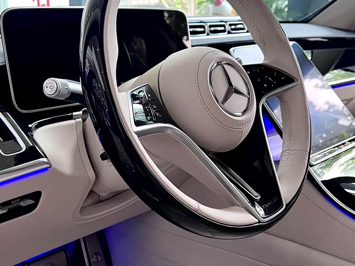 Фото 8 - Mercedes-Benz Maybach S-Class