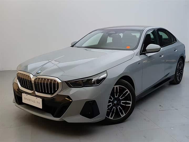 Фото 1 - BMW 5 Series