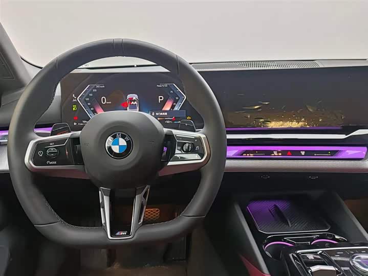 Фото 14 - BMW 5 Series