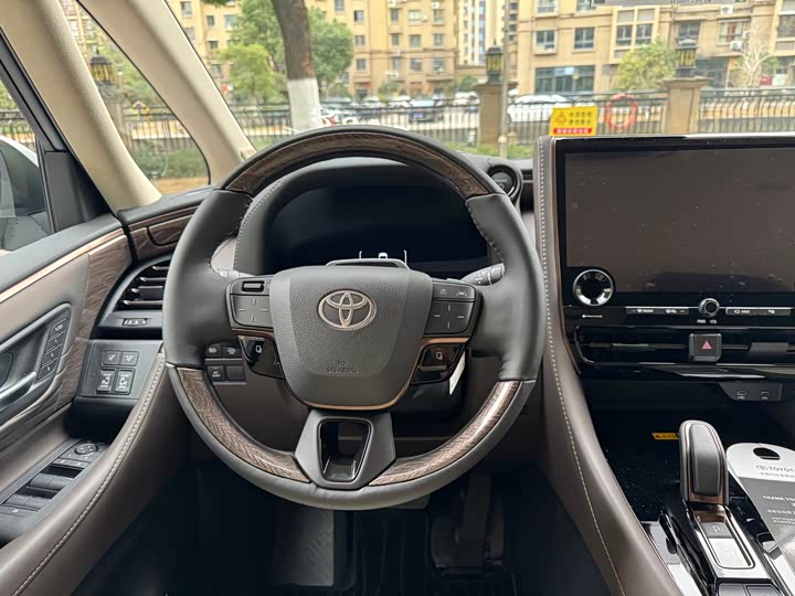 Photo 12 - Toyota Alphard