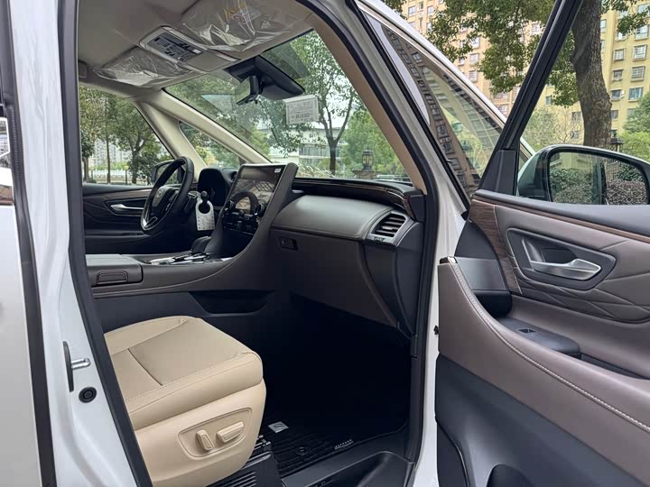 Photo 14 - Toyota Alphard